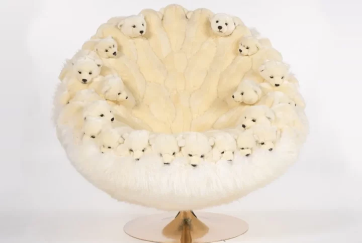 Alluring Polyester Swivel Chair