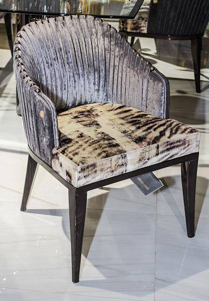 Alluring Grandiose Chair 2 1 1