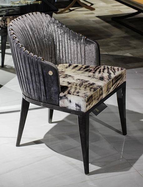 Alluring Grandiose Chair 3 2 1