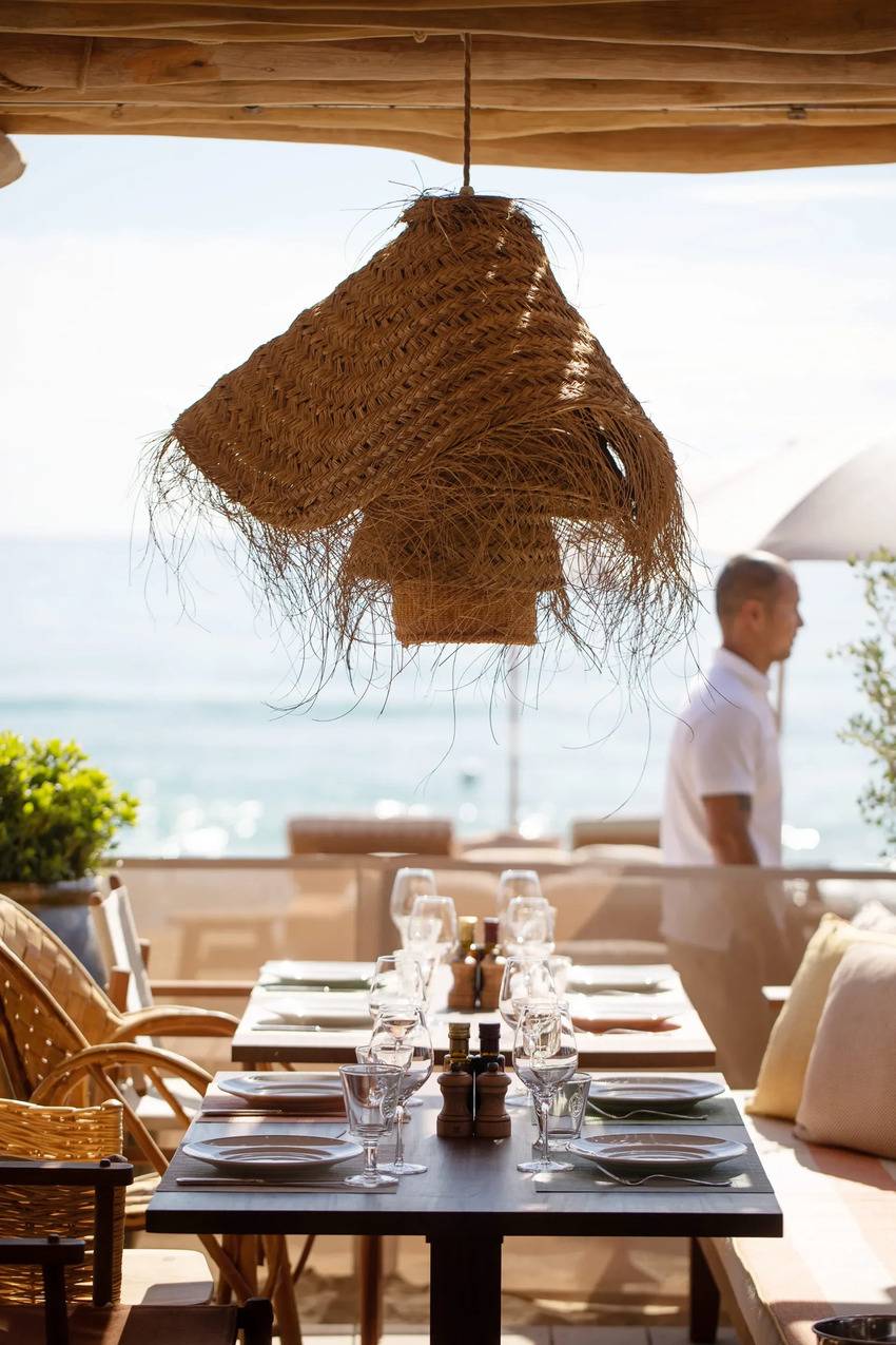 15 Awe-inspiring Luxury Beach Clubs Around The World 22 1722617636 499 15 Awe inspiring Luxury Beach Clubs Around The World 1